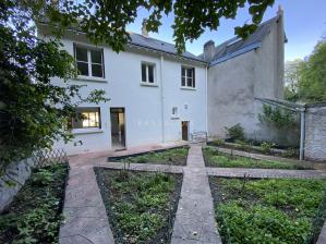 MAISON RENOVEE AVEC JARDIN
