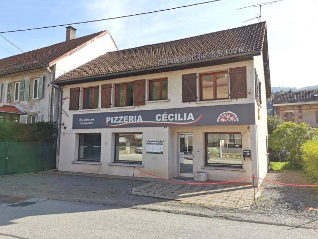 Maison et local commercial de 170m� & 420m� de jardin