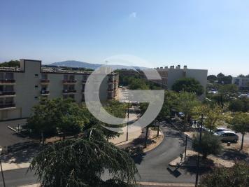 GRAND STUDIO DERNIER ETAGE AVEC ASCENSEUR
