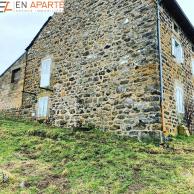 Ferme typique de haute loire
