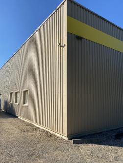 A vendre BATIMENT pour entreprise de 1200 m2
