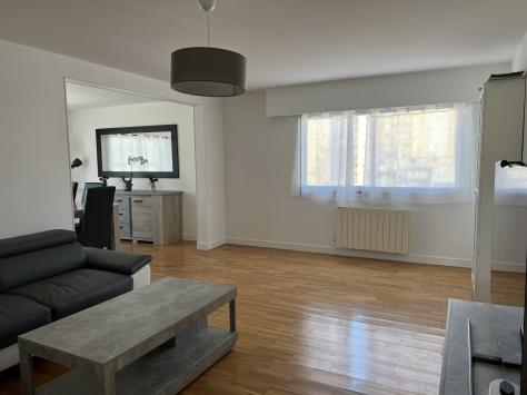 A vendre � proximit� du centre ville de FECAMP bel appartement T3, avec garage

