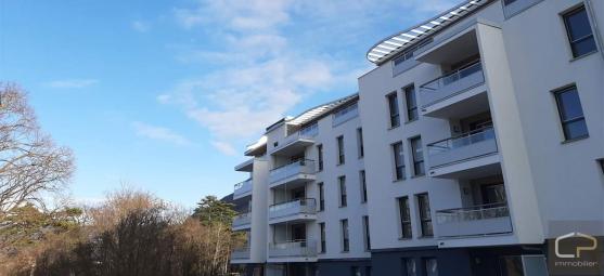 Vente : appartement T5 en attique � ETREMBIERES avec deux grandes terrasses
