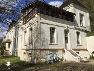 A vendre , Gaillon 27600 , chateau  658m2 habitables , 23 pi�ces , 12 chambres , terrain 6000 m2
