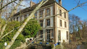 A vendre , Breteuil ( Eure ), manoir  17 pi�ces ,  585 m2 habitables , terrain : 2,6 hectares
