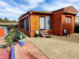 Chalet dans domaine avec piscine
