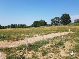 MACON (71000)   Terrain � b�tir libre constructeur de 1 451 m2 viabilis� 
