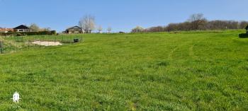 vaste terrain constructible � LA VAIVRE DE SEVEUX
