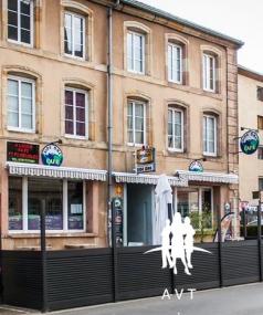 IMMEUBLE 8 APPARTEMENTS ET COMMERCE
