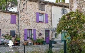 TARADEAU : Maison de village de 150m2,  grand garage
