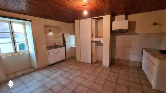 Maison � r�vover avec fort potentiol pour estensions
