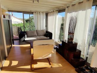 Chalet dans domaine avec piscine
