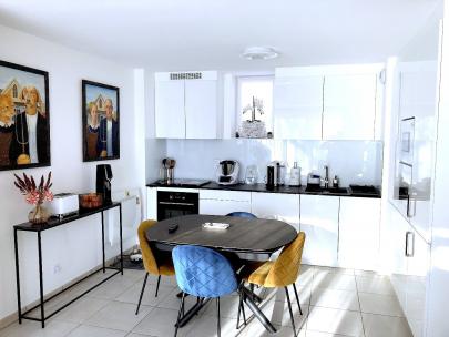 Magnifique T4 au sein d'une r�habilitation de carract�re dans un cadre apaisant. 
