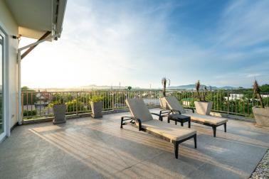 A vendre appartement terrasse T5 � 25 minutes de Toulouse.

