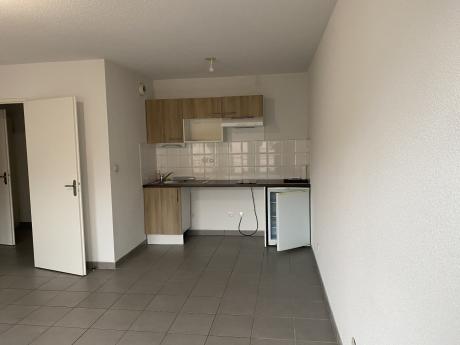 A  Vendre Appartement � Castelginest T2 de 42 m2 proche commerces 
