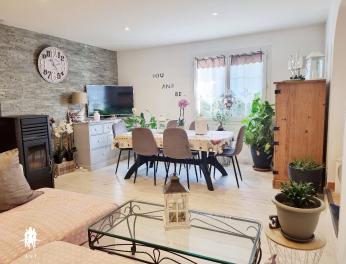 HAUT DE VILLA  TYPE 3, 85 M�, VENDU LOUE
