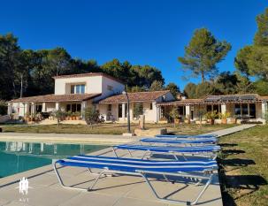 VILLA DANS UN CADRE NATUREL PRIVILEGIE
