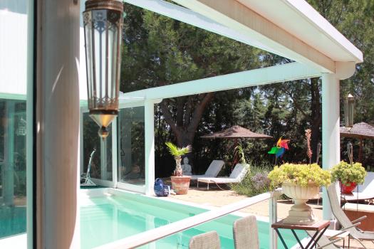 Villa d�architecte de 435m� avec un terrain de 2531m� + piscine