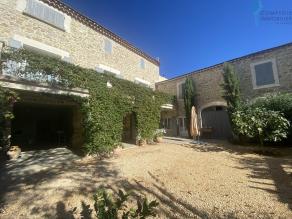 A Vendre GARD (30) - Grand Mas de village + maison ind�pendante et d�pendances � am�nager
