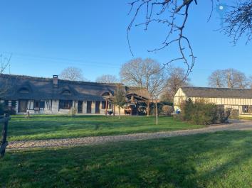 Dpt Eure (27) � vendre chaumi�re P9 196 m2 avec 7 boxes et 2 paddocks sur terrain 8 273 m2
