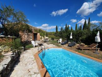 A Vendre GARD (30) - Maison de charme P5 avec piscine et garage
