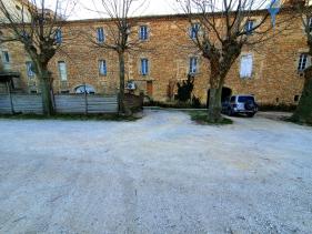A vendre GARD (30) - Immense Corps de b�timent comprenant des plateaux � am�nager
