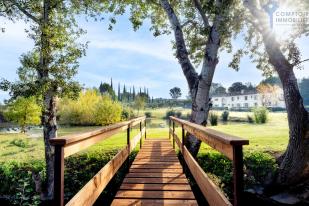 SUD DE LA FRANCE ALPILLES  A VENDRE PROPRIETE DE GRAND STANDING 
