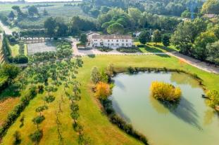 SUD DE LA FRANCE ALPILLES  A VENDRE PROPRIETE DE GRAND STANDING 
