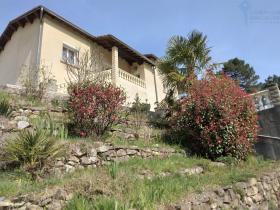 07-FABRAS - Maison de 200 m� env. sur 2088 m� de terrain clos
