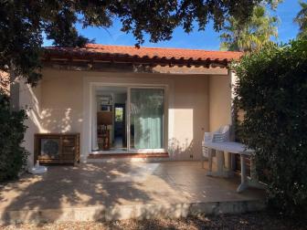 BOUCHES DU RHONE- 13- A VENDRE CARRO 13500- PAVILLON TYPE 3 - PARKING - PISCINE - TENNIS 
