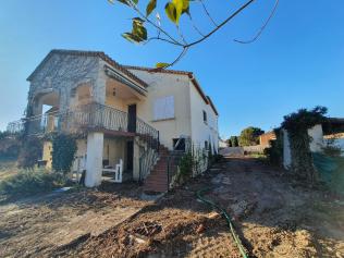 D�pt H�rault (34), � vendre sur Saint-Jean-de-V�das Ensemble Immobilier / Maison de 250m� - Parcelle