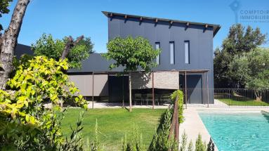 A Vendre GARD(30) - UZES : Grande villa d'architecte P8 avec piscine
