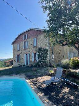 Haute Garonne 31- Peyrouzet 31- A vendre Maison r�nov�e de 190 m� avec piscine chauff�e et d�pendanc