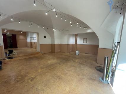 Dept (30) a vendre Local commercial de 94 m2, centre N�imes, emplacement recherch� 
