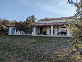 Dept (84) - � vendre � Roussillon - Maison contemporaine de 170 m� 5 pi�ces
