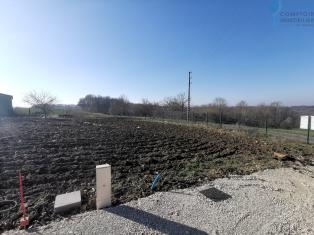 Dept ESSONE (91), A vendre � BOISSY LE SEC, Terrain constructible de 442 m� env., lot avant, libre d