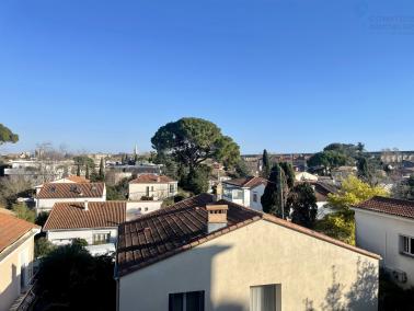 DEPT 34 MONTPELLIER T3 TRAVERSANT EN ETAGE ARCEAUX 
