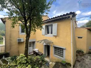 A vendre (Gard) Saint Martin de Valgagues Maison de village  avec terrain de 390 m2.
