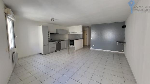 DPT GARD (30), à vendre, LA CALMETTE, appartement type 3, cave et garage 45m²
