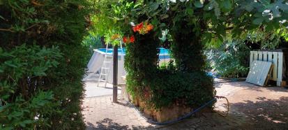 MAISON DE VILLAGE AVEC JARDIN
