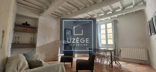 MAISON DE VILLAGE AVEC LOCAL COMMERCIAL
