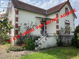 BOURGES - Maison de caract�re des ann�es 40 de 4 pi�ces avec jardin et garage.

