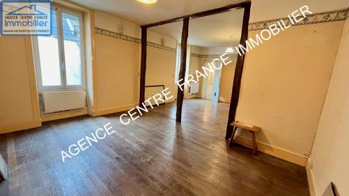 RARE. Maison de ville de 4 pices secteur Marronniers avec cour et garage
