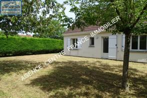 RARE. Maison de 1999 de plain-pied avec 4 chambres et jardin
