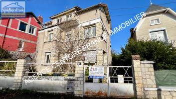 BOURGES. Maison divis�ee en appartements 
