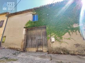 REMISE EN PIERRE DE 300 M� AVEC JARDIN ATTENANT
