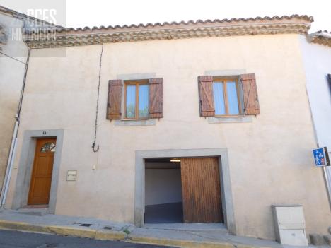 Maison de village 2 chambres et garage attenant
