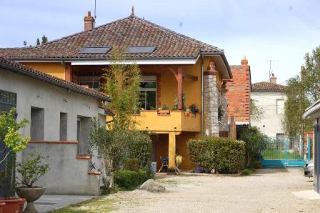 Ensemble immobilier locatif         
