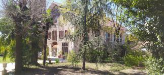 MANOIR 7 CHAMBRES sur le Chemin de St Jacques de Compostelle 
