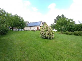 PROPRIETE  PLAIN PIED SUR 5000M2 - 15min DE RODEZ
